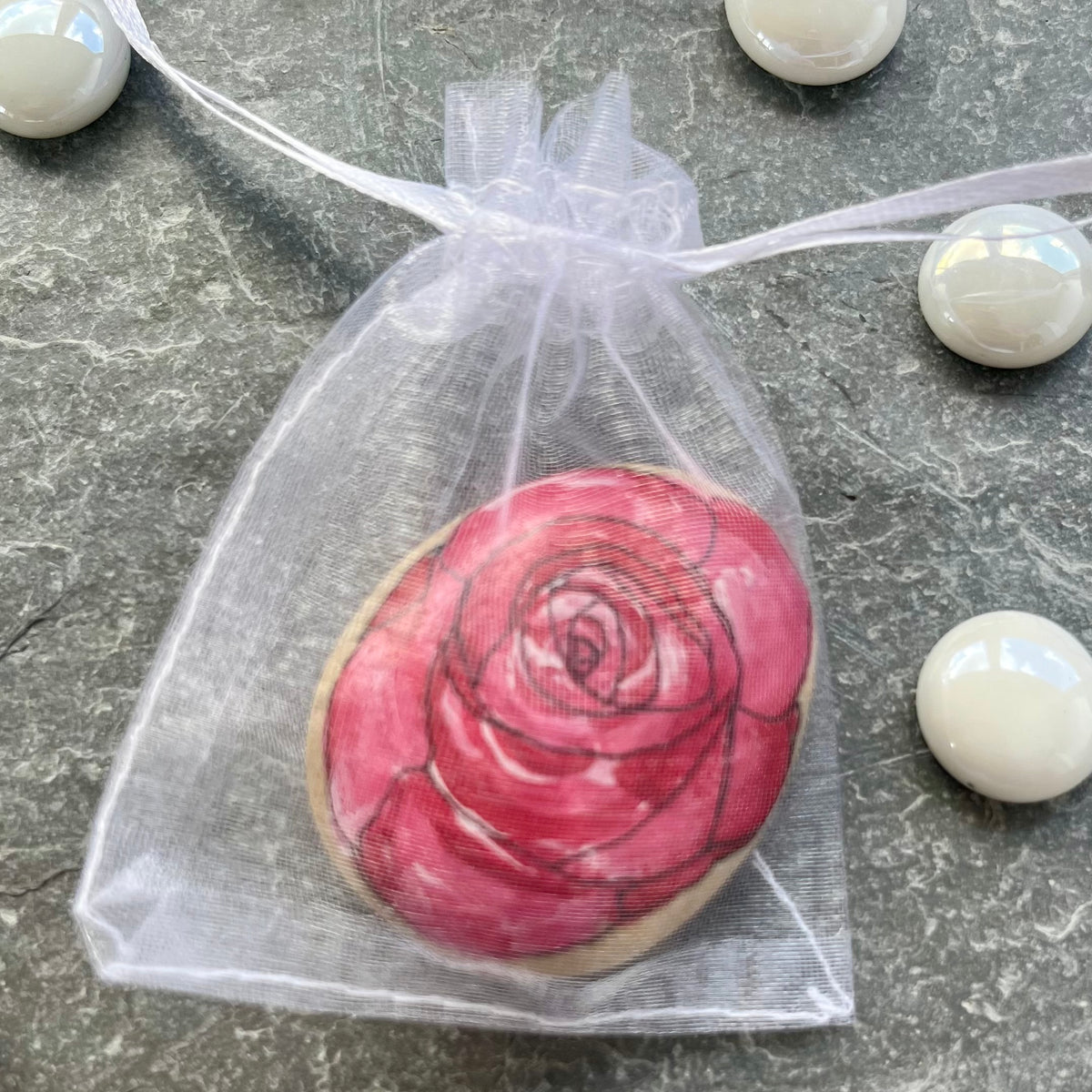 Red Rose Hand Painted Stone – Romantic Keepsake or Floral Gift UK